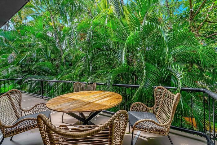 the palms at palm cove