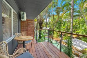 the palms at palm cove