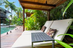 the palms at palm cove