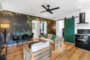 the palms at palm cove