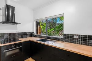 the palms at palm cove