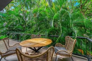 the palms at palm cove