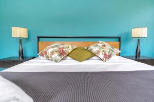 the palms at palm cove