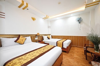 queen hotel airport