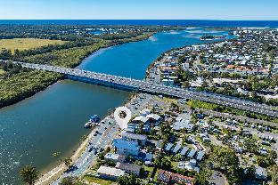 river sands apartments