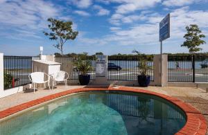 river sands apartments