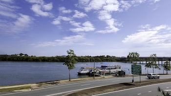 river sands apartments
