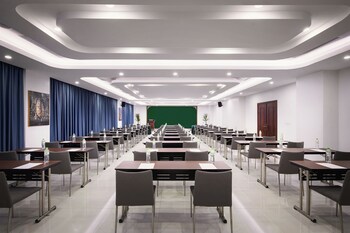 riva hotel shv