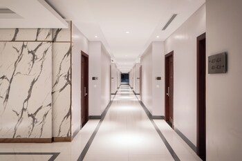 riva hotel shv