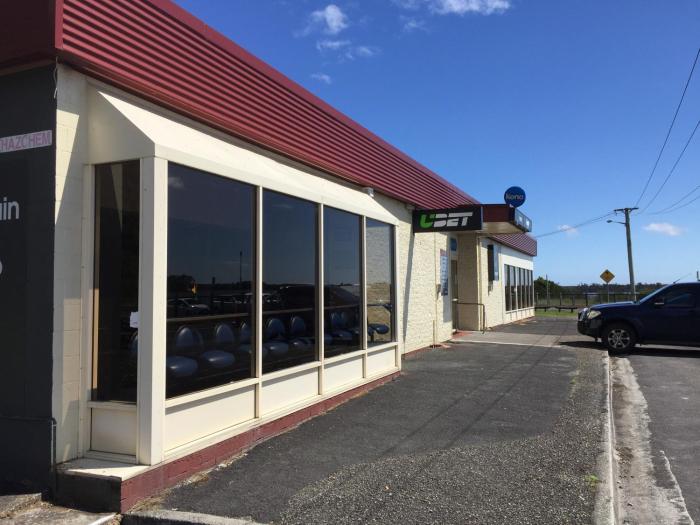 regatta point tavern