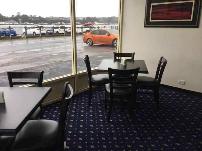 regatta point tavern