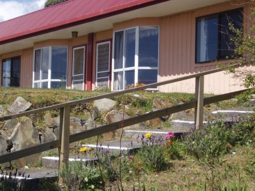 regatta point tavern