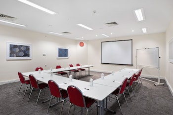 quest mawson lakes