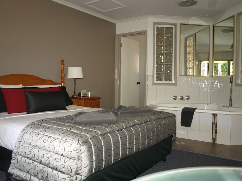 old coach motor inn echuca