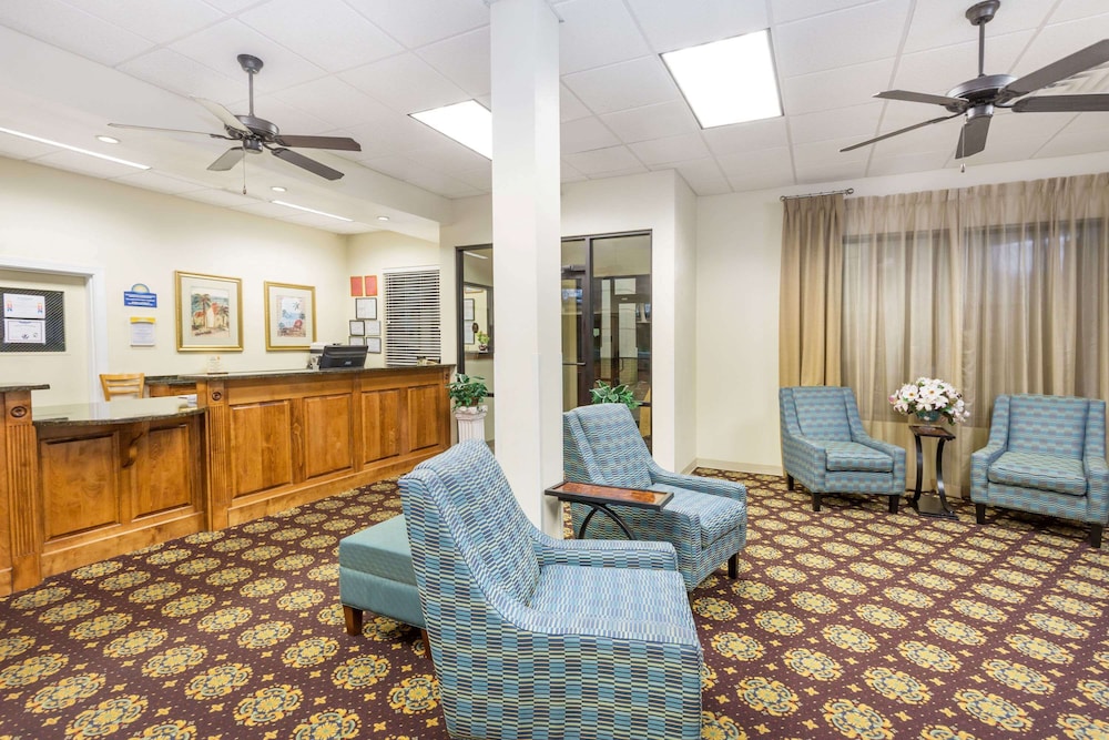 super 8 by wyndham valdosta mall