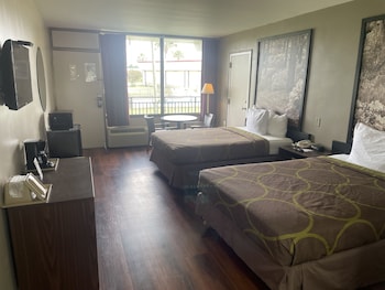 super 8 by wyndham valdosta mall