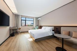 hanting hotel huanggang huangmei county