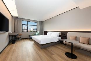 hanting hotel huanggang huangmei county