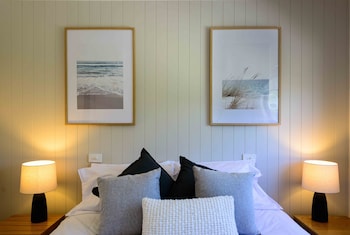 Georges Bay Apartments,East Coast Tasmania>>Binalong Bay,4 star