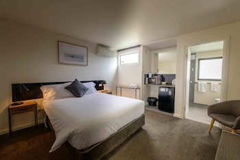 Georges Bay Apartments,East Coast Tasmania>>Binalong Bay,4 star