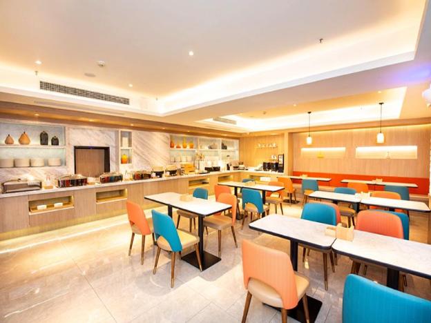 hanting hotel changchun gongnong square metro station