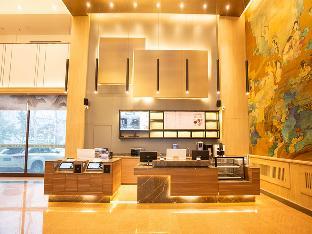 hanting hotel changchun gongnong square metro station