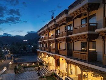 hotel samaya