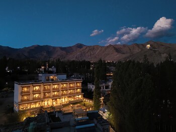 hotel samaya