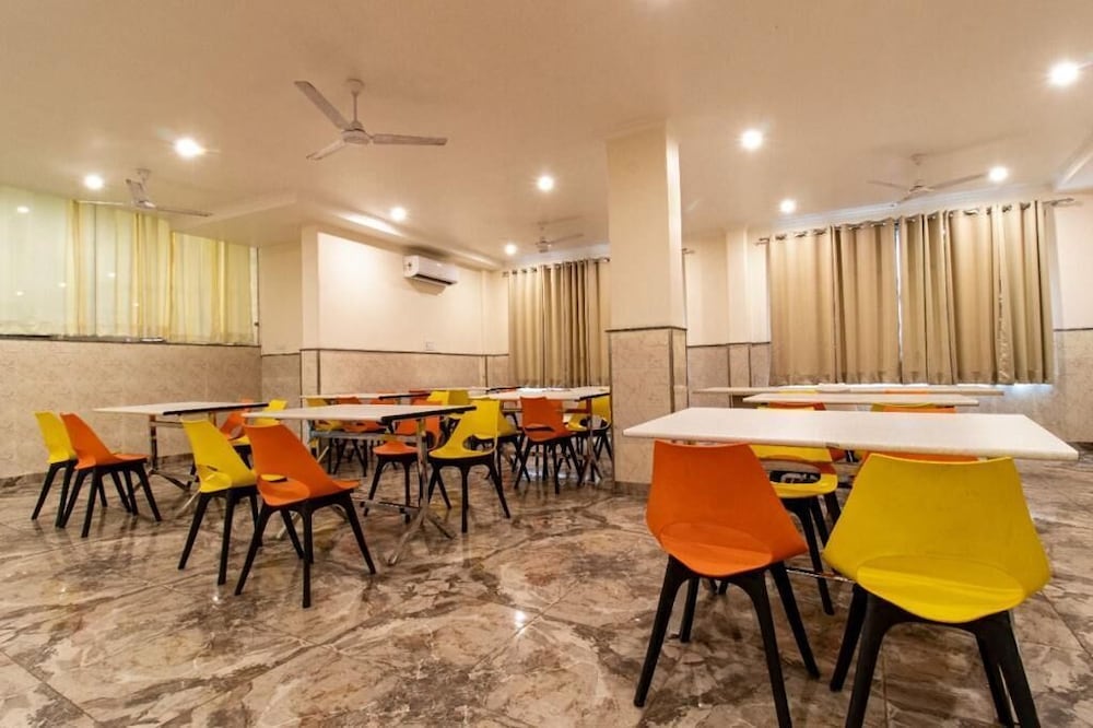 Hotel Dev Residency By Grb,India>>New Delhi,3 star