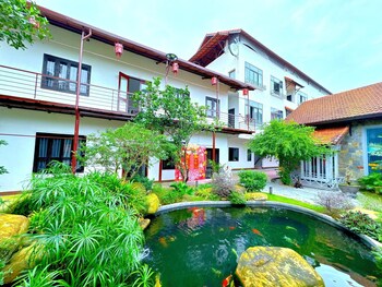 golden star villa hue