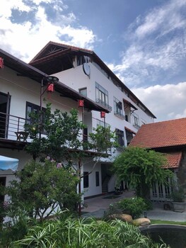 golden star villa hue