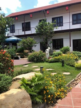 golden star villa hue