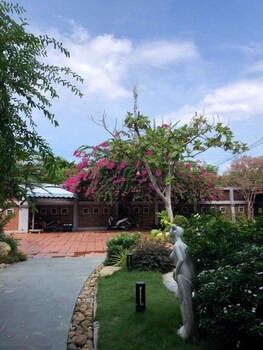 golden star villa hue