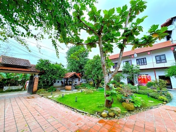 golden star villa hue