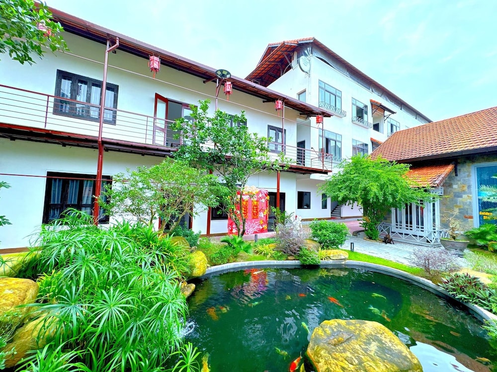 golden star villa hue