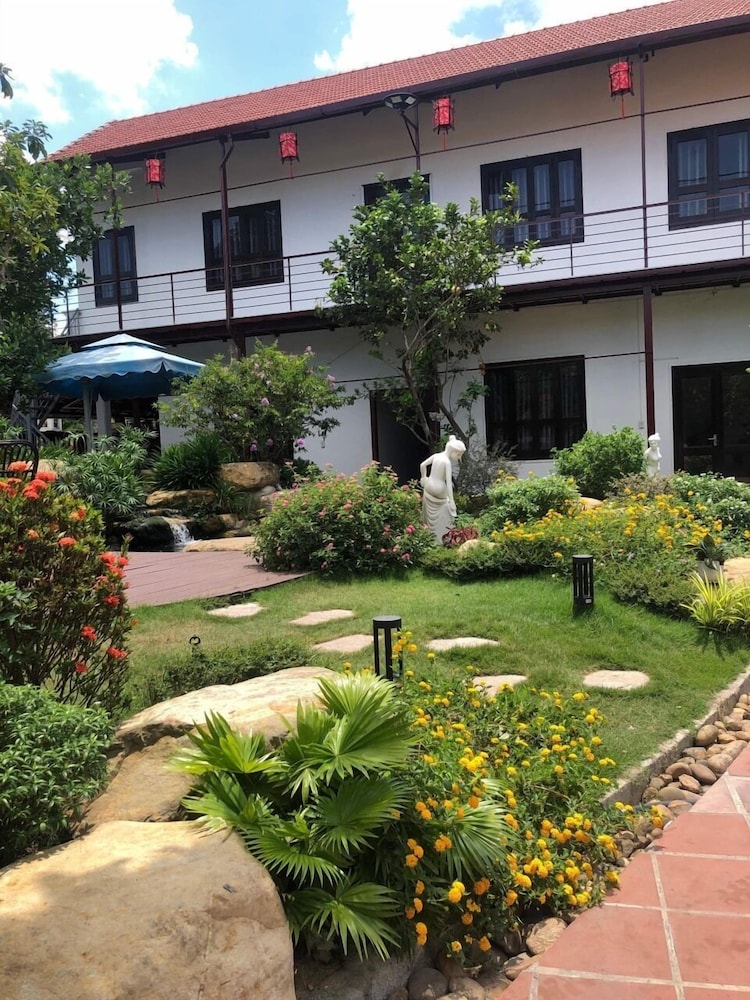 golden star villa hue