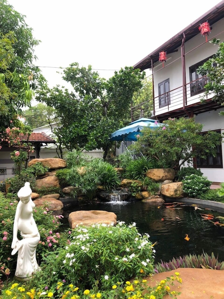 golden star villa hue