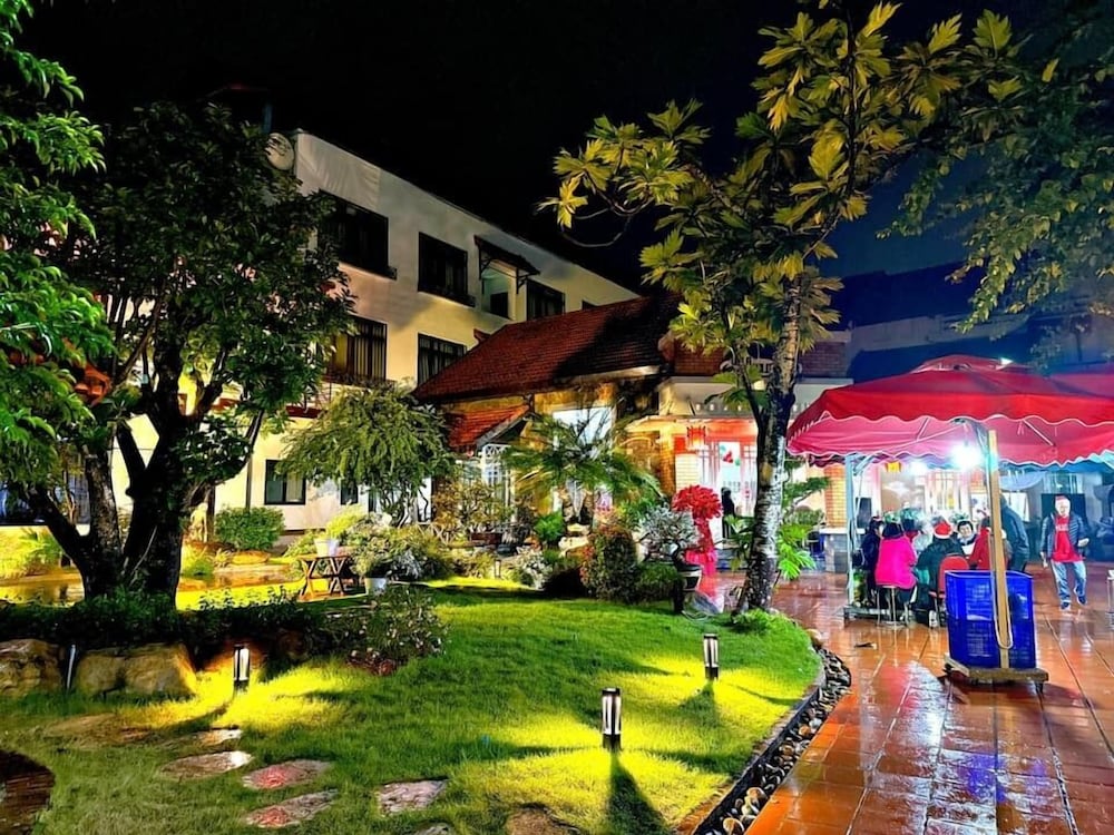 golden star villa hue