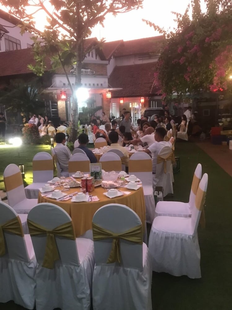 golden star villa hue
