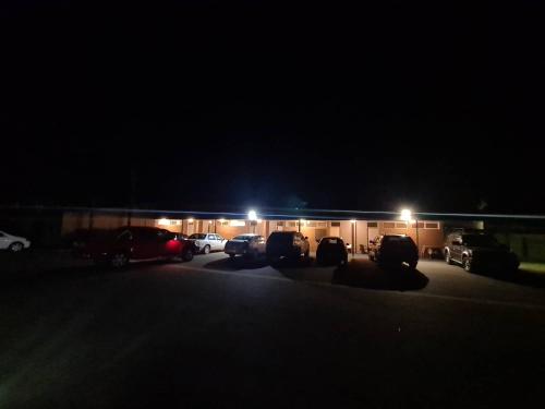 cottonwood motor inn
