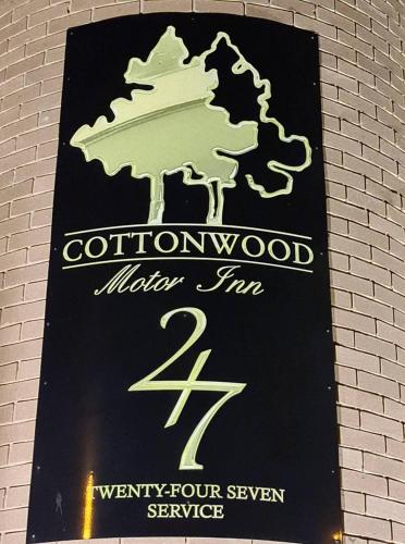 cottonwood motor inn