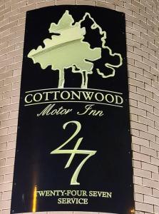 cottonwood motor inn