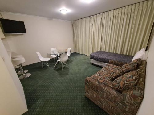 cottonwood motor inn