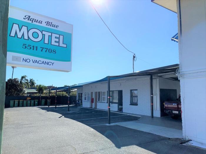 aqua blue motel