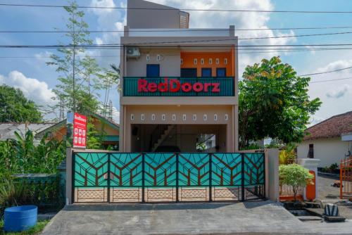 reddoorz syariah near stasiun gumilir cilacap