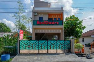 reddoorz syariah near stasiun gumilir cilacap