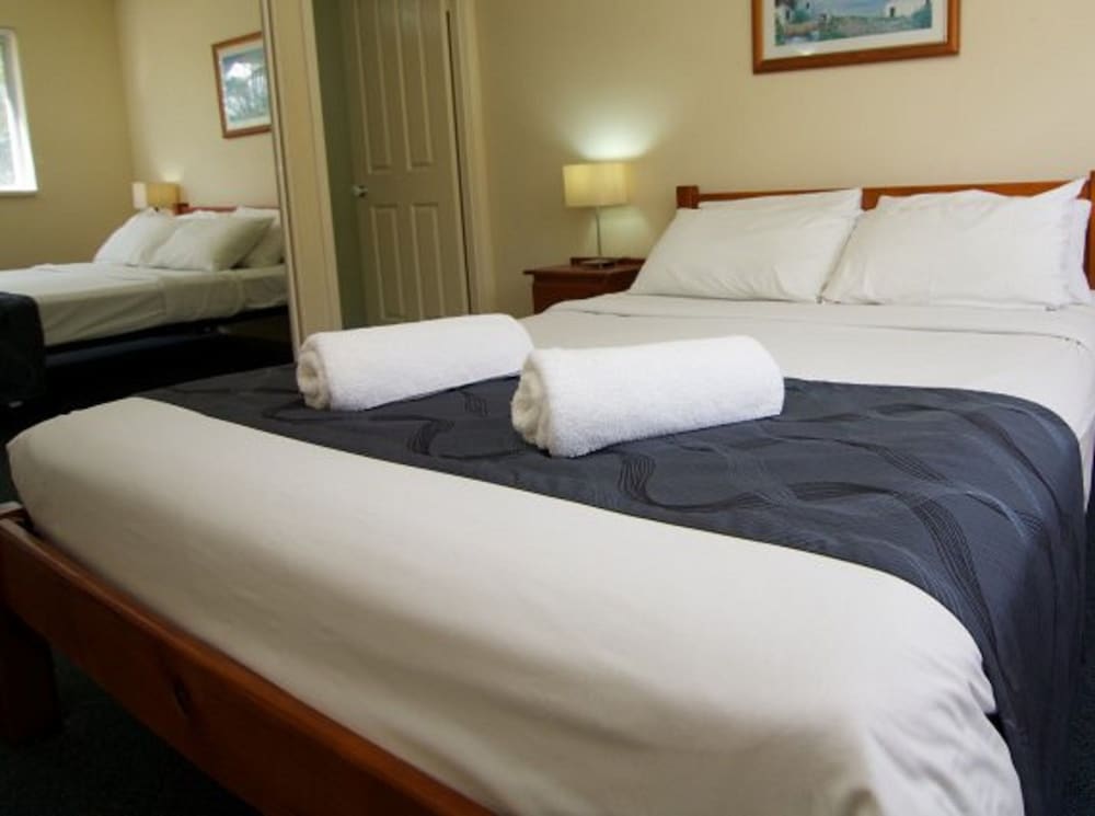 blue water bay luxury villas