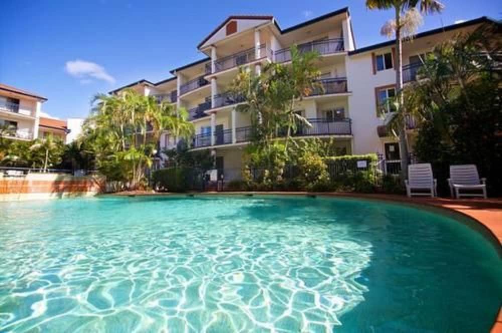 blue water bay luxury villas