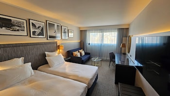 columbus hotel monte carlo curio collection by hilton