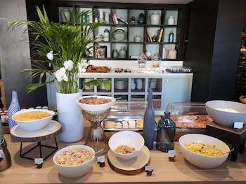 columbus hotel monte carlo curio collection by hilton